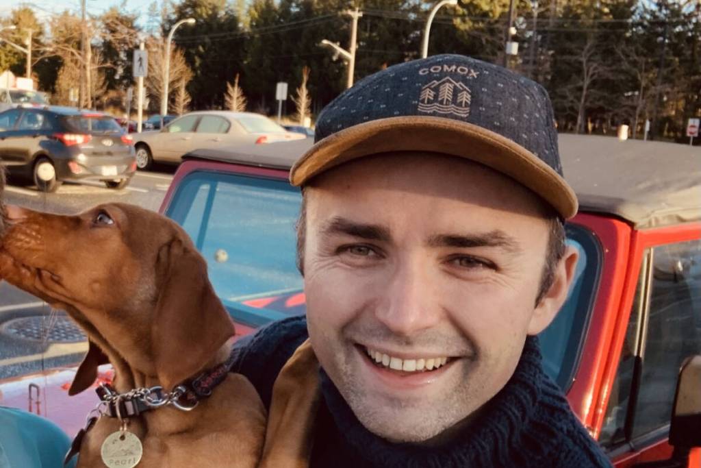 Dr. Alex Nataros and his dog Pearl in 2022. (North Island Gazette file photo)